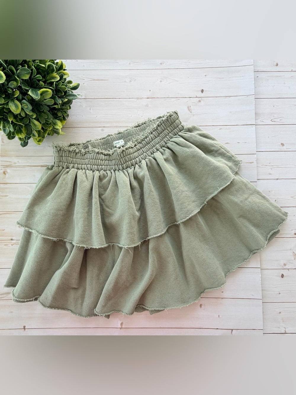 Aerie Real Me Weekend Ruffle Tiered Mini Skirt Sage Green Small Distressed Hem